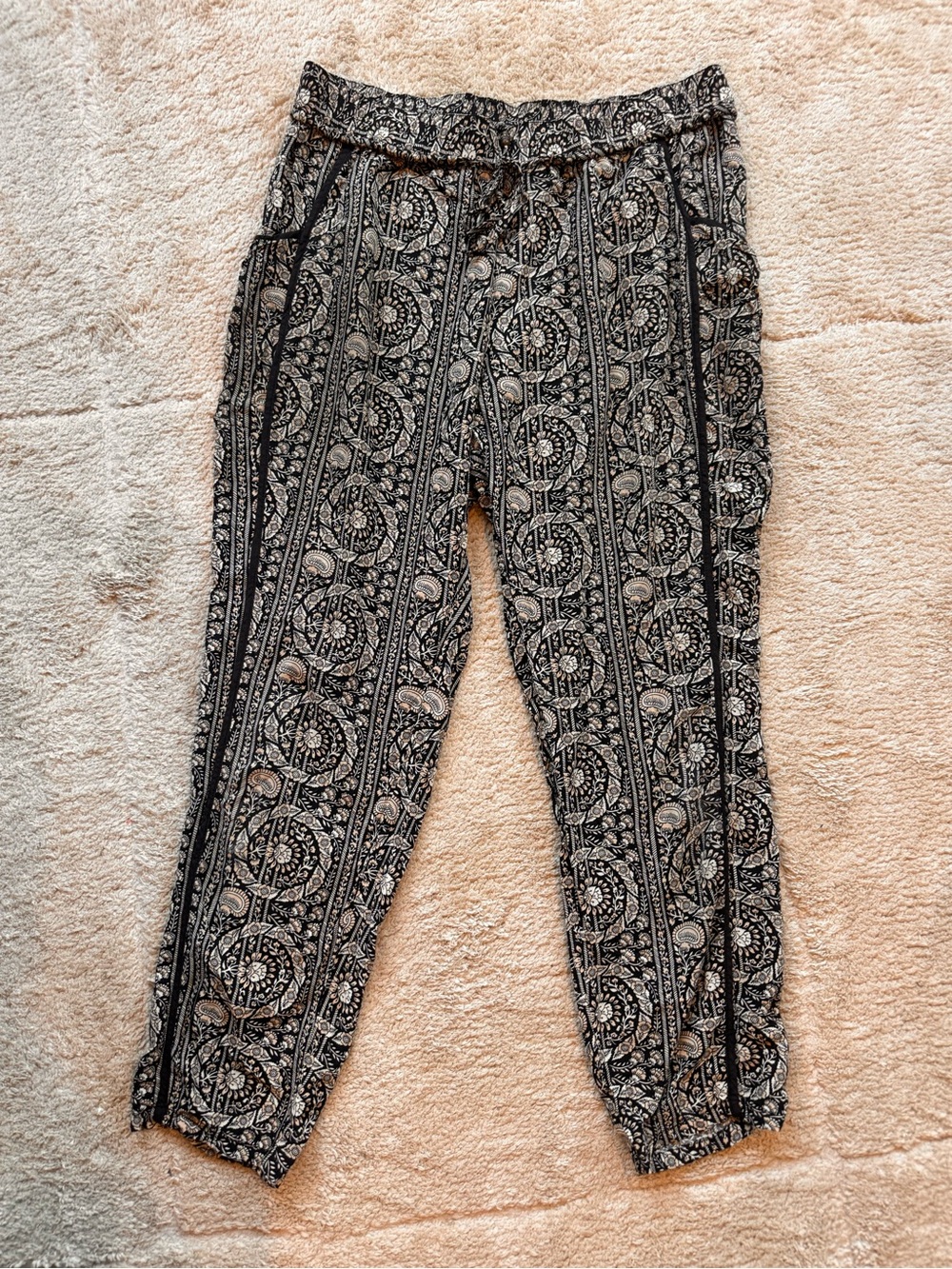 Anthropologie Black and White Printed Cropped Pants